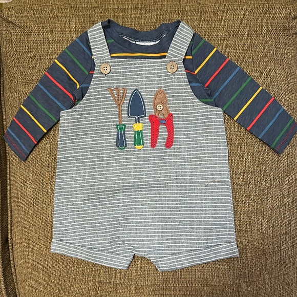 Adorable 2 piece mudpie outfit 3-6 months NWT - Picture 1 of 7